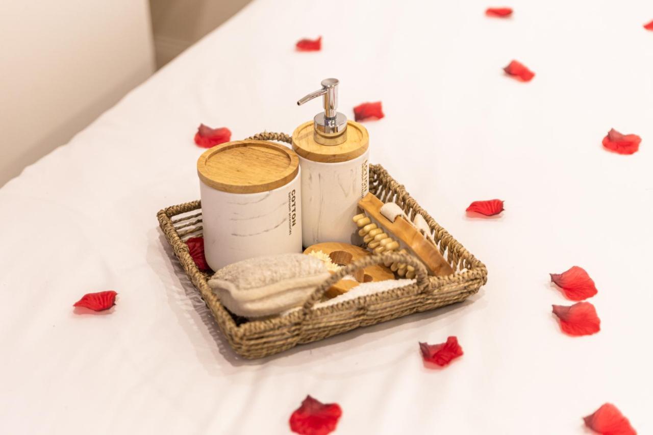 Le Petit Paris - Cocon & Spa & Sauna Σαρτρ Εξωτερικό φωτογραφία